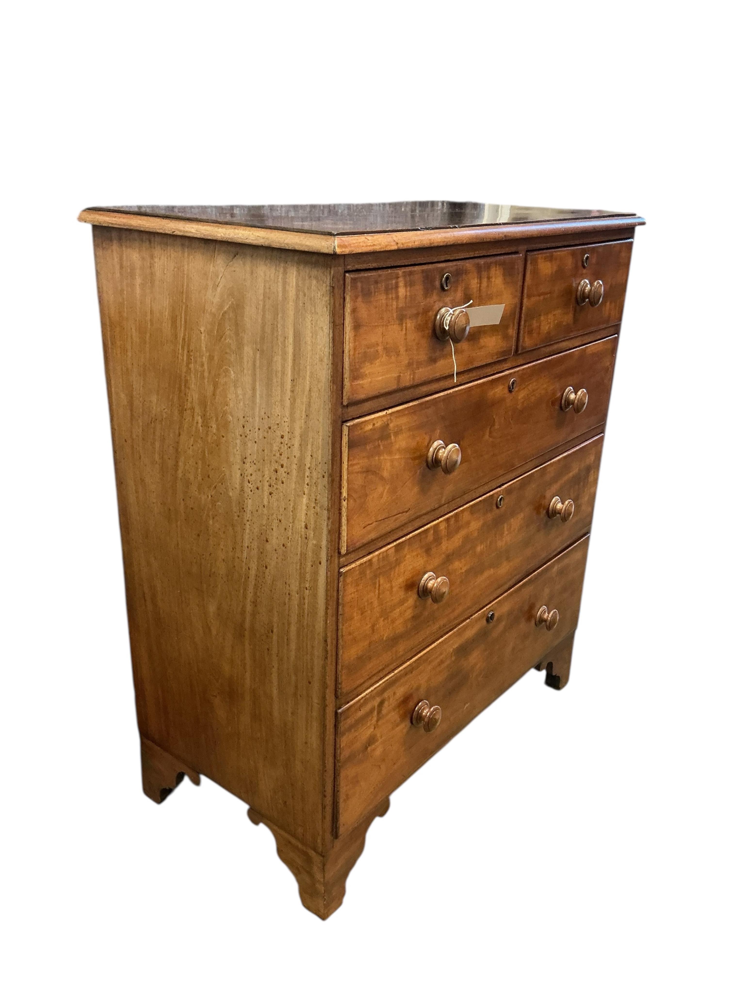 An early Victorian mahogany chest of drawers, width 94cm, depth 49cm, height 109cm